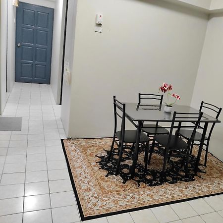 Nur Homestay Permai Damansara Damai Petaling Jaya Exterior foto